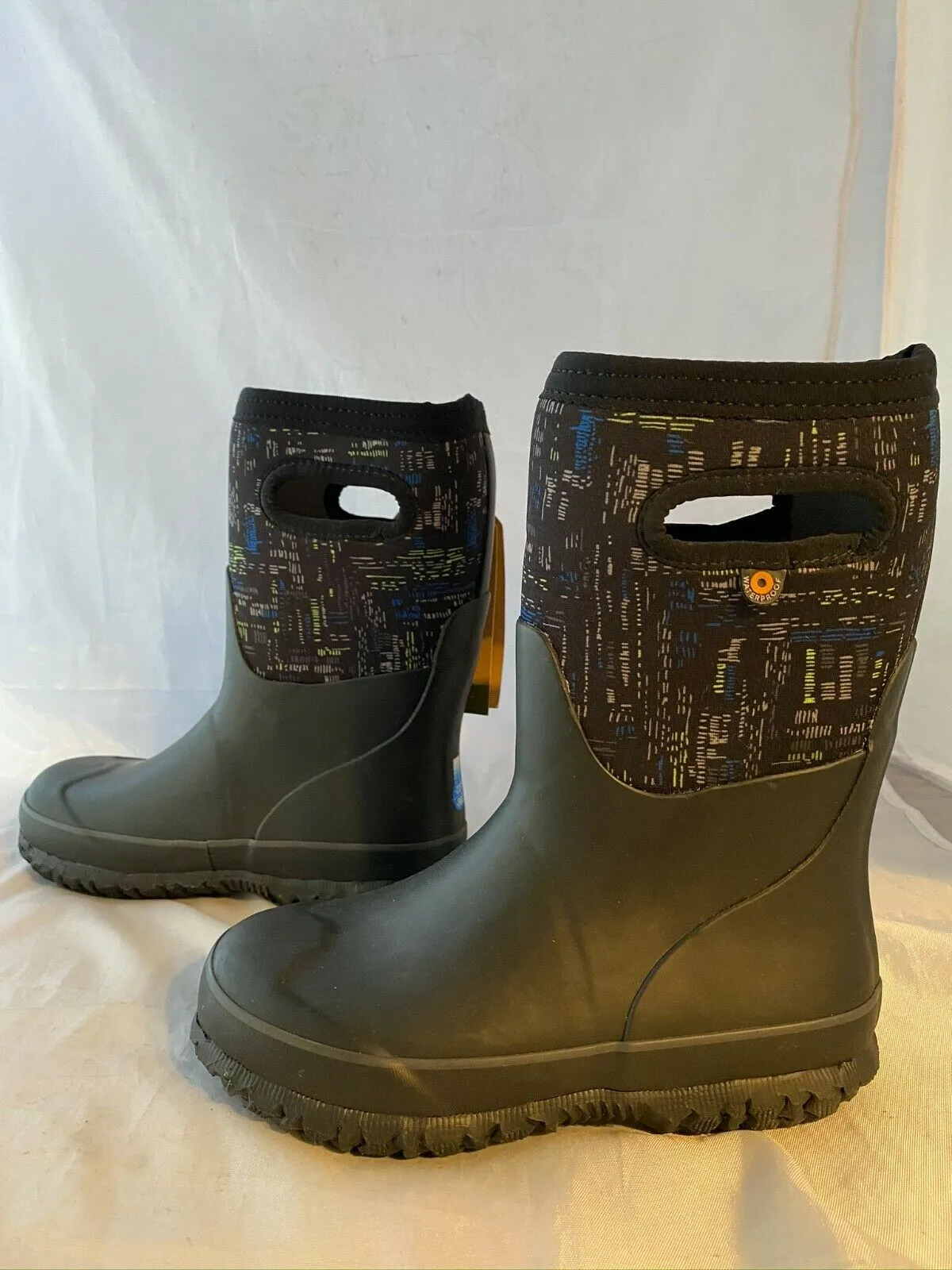 Brand new Bogs Kids K Grasp Sparks Insulated Bogs Boots, Sz 2! Nordstrom Item!