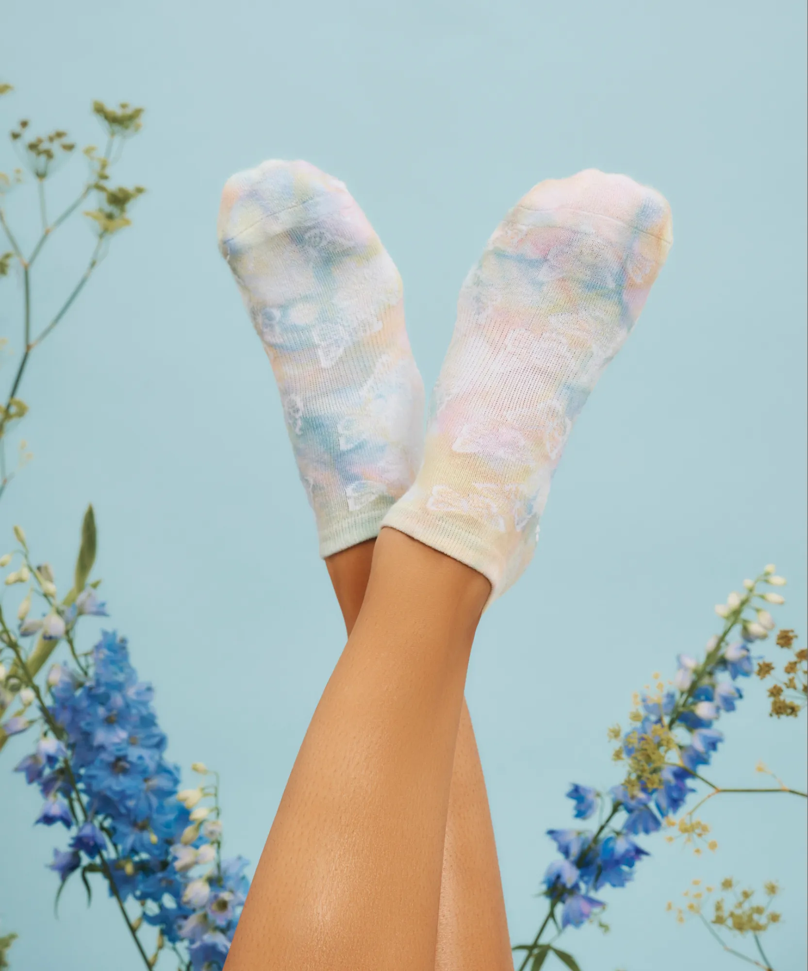 Classic Low Rise Grip Socks - Social Butterfly