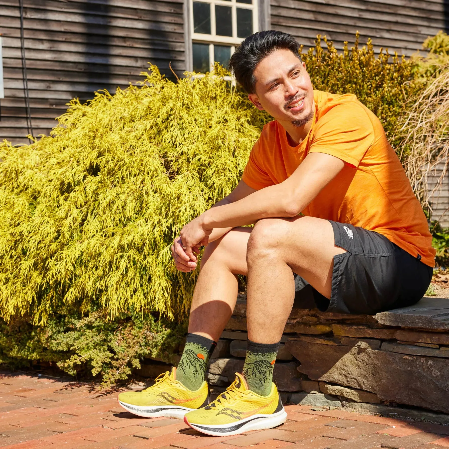 Darn Tough Men's Vert Micro Crew Ultra-Lightweight Running Sock With Cusion