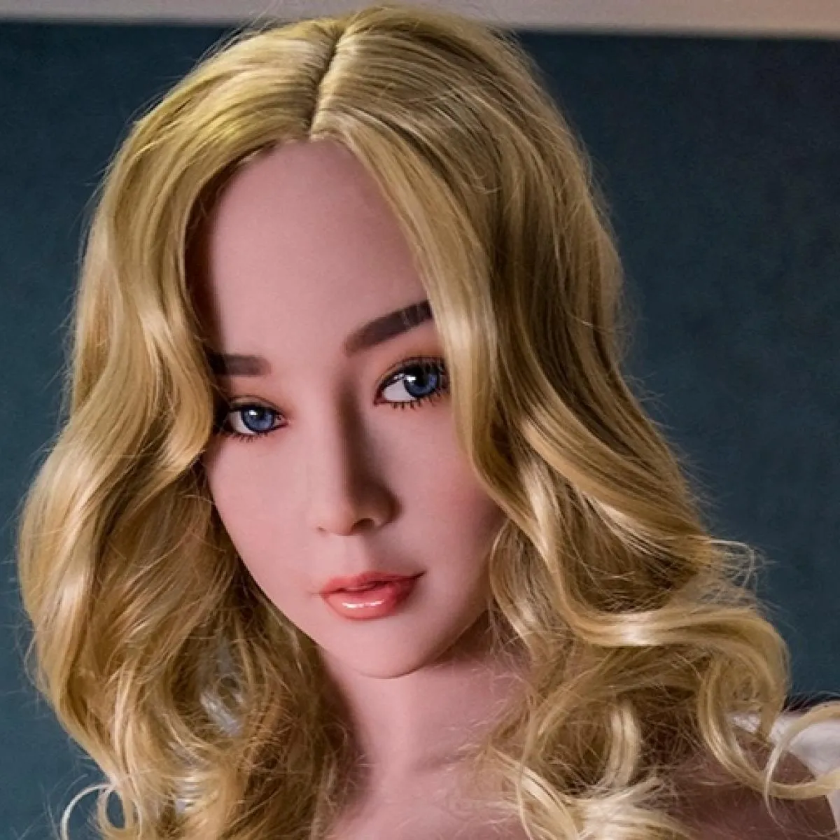 Fire Doll - Avery - Realistic Sex Doll - Tongue included - 148cm - Light Tan