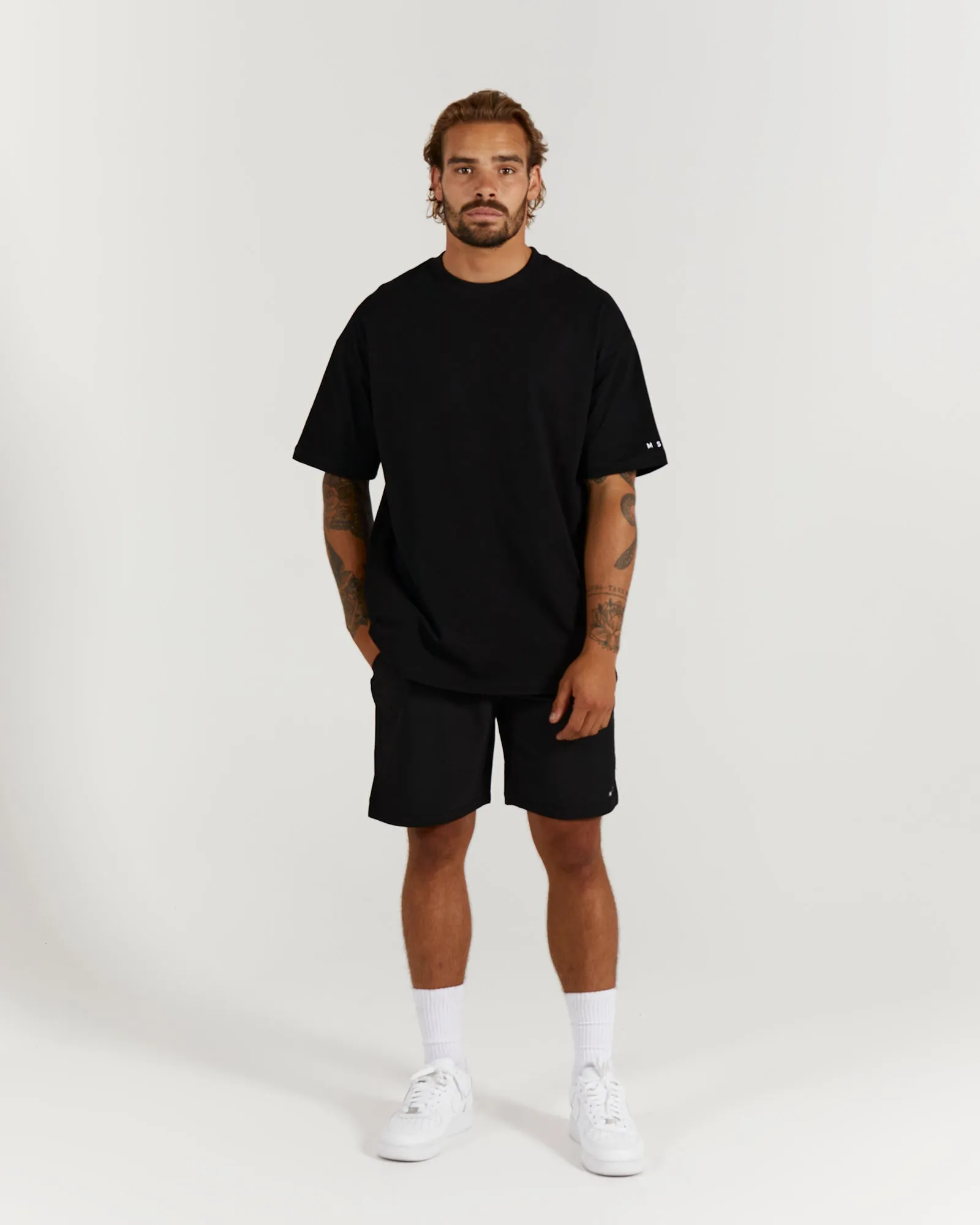 LIGHTWEIGHT OVERSIZED TEE - BLACK