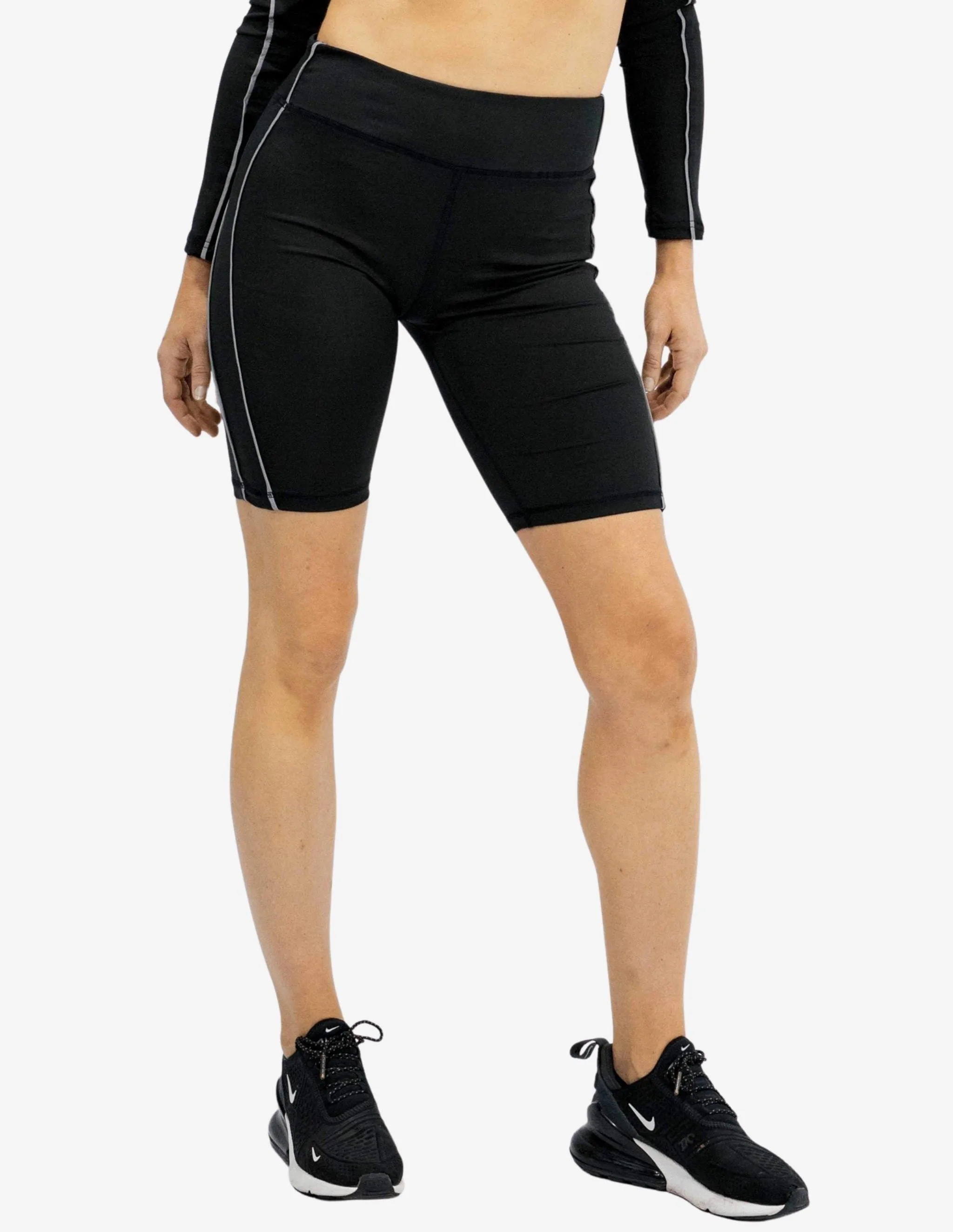 Spin Short Black